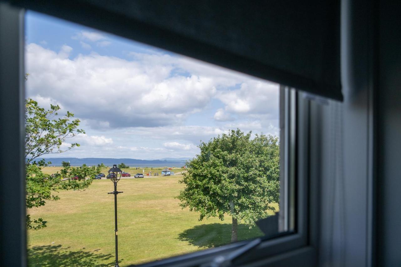 Seaview House - A Traditional Home By The Beach Nairn Exterior foto